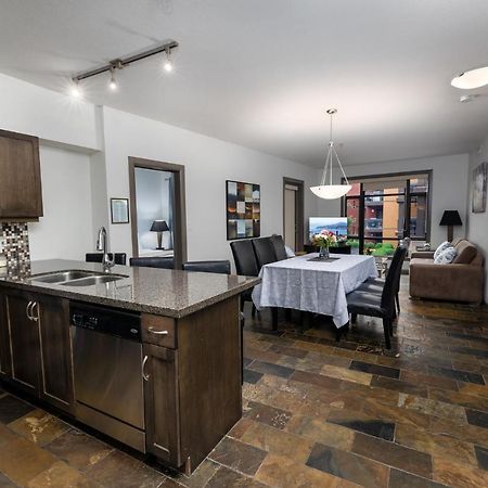 Upgraded Lakeside Resort Dream Vacation Home Kelowna Exterior foto